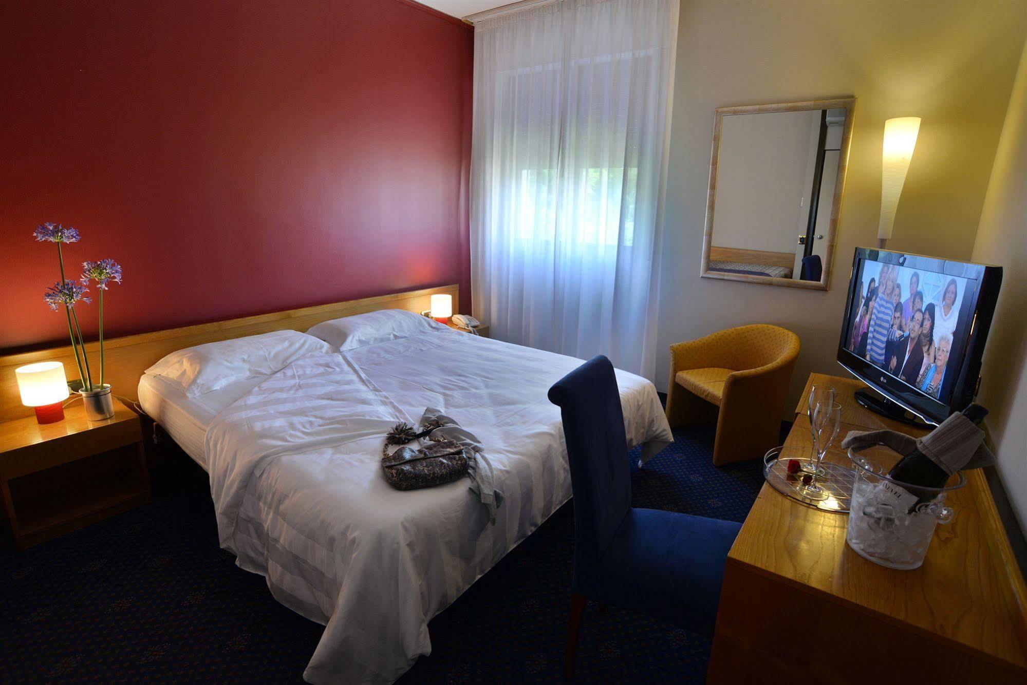 Hotel Terme Vittorio Veneto Buitenkant foto